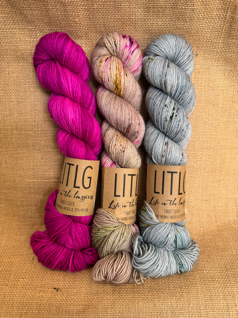 Casapinka Hiss and Vinegar MKAL 2025 - Life in the Long Grass - Twist Sock - Lush
