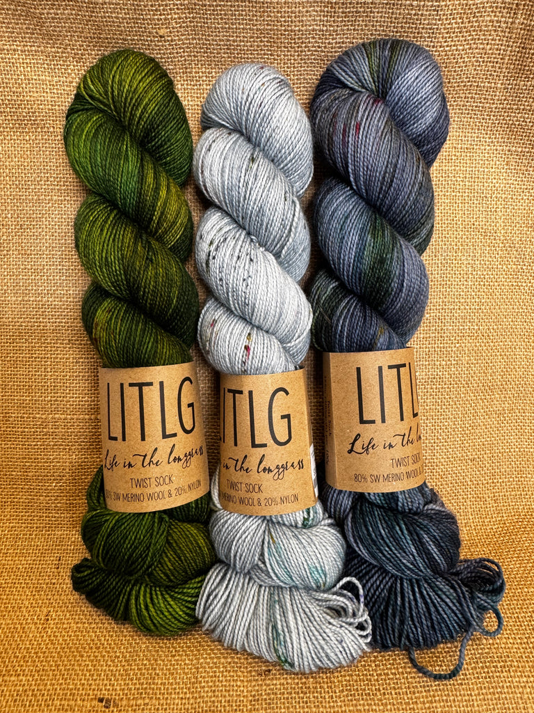 Casapinka Hiss and Vinegar MKAL 2025 - Life in the Long Grass - Twist Sock - Rain