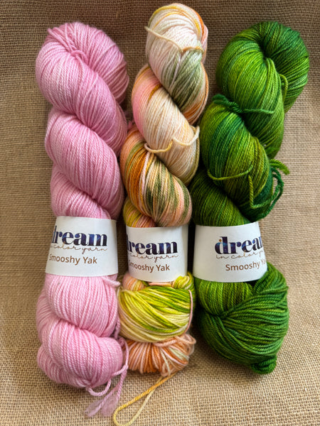Casapinka Hiss and Vinegar MKAL 2025 - Smooshy Yak - Guava Nice Day