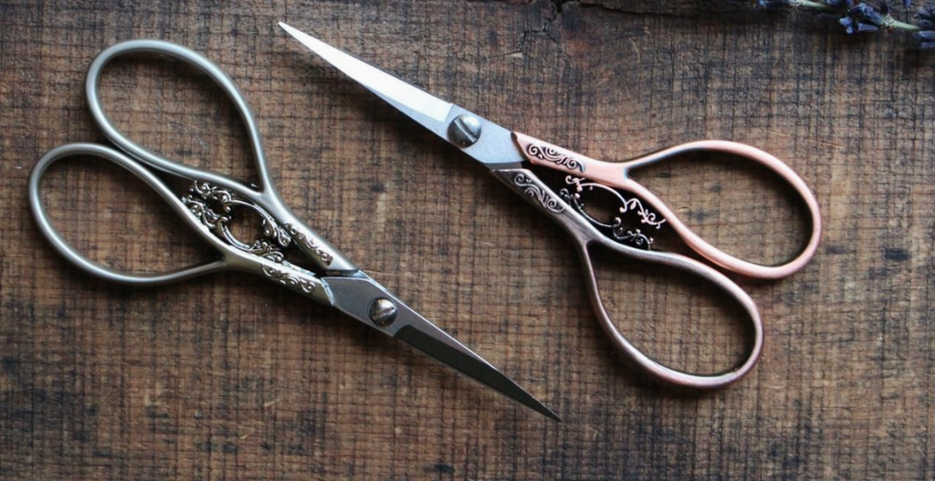 Floral Teardrop Scissors - Copper
