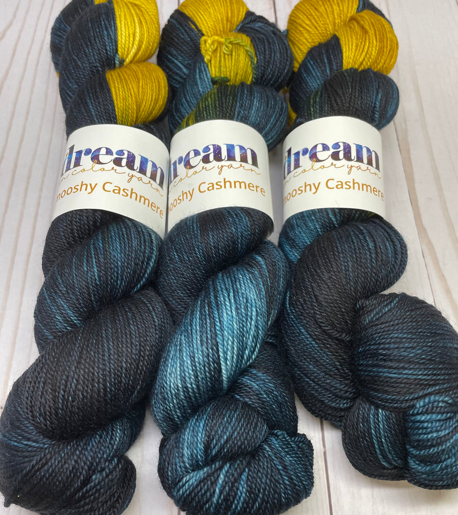 Smooshy with Cashmere - Assigned Pooling - Gold Record Blues