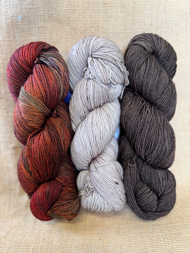 Casapinka Hiss and Vinegar MKAL 2025 - Malabrigo Sock - Chocolate Armago