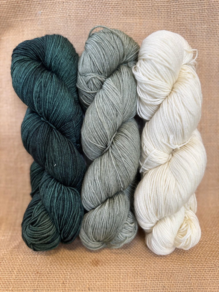 Casapinka Hiss and Vinegar MKAL 2025 - Malabrigo Sock - Jasmine