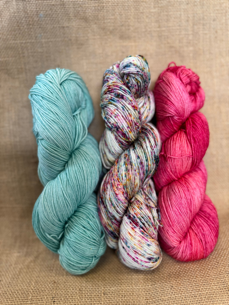 Casapinka Hiss and Vinegar MKAL 2025 - Malabrigo Sock - Baco