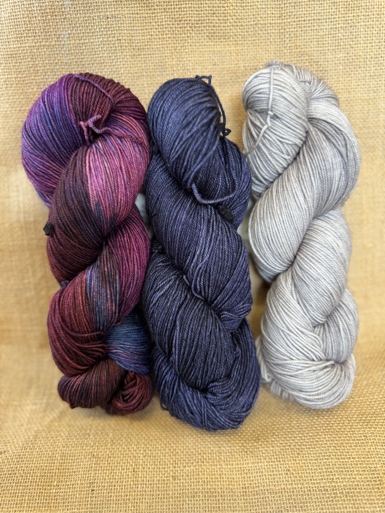Casapinka Hiss and Vinegar MKAL 2025 - Malabrigo Sock - Abril