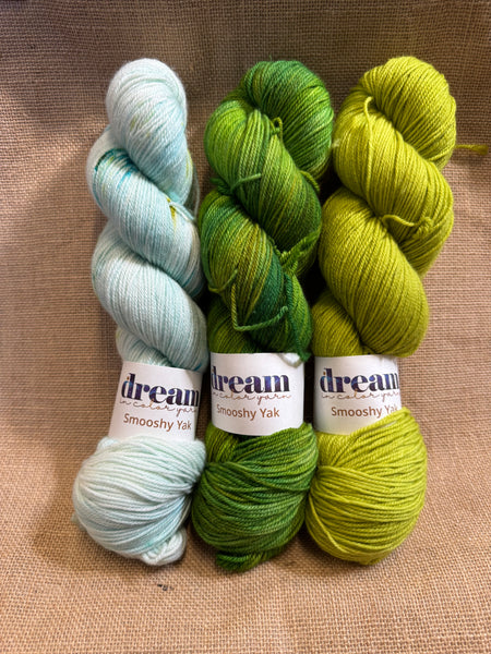 Casapinka Hiss and Vinegar MKAL 2025  - Smooshy Yak - Tart
