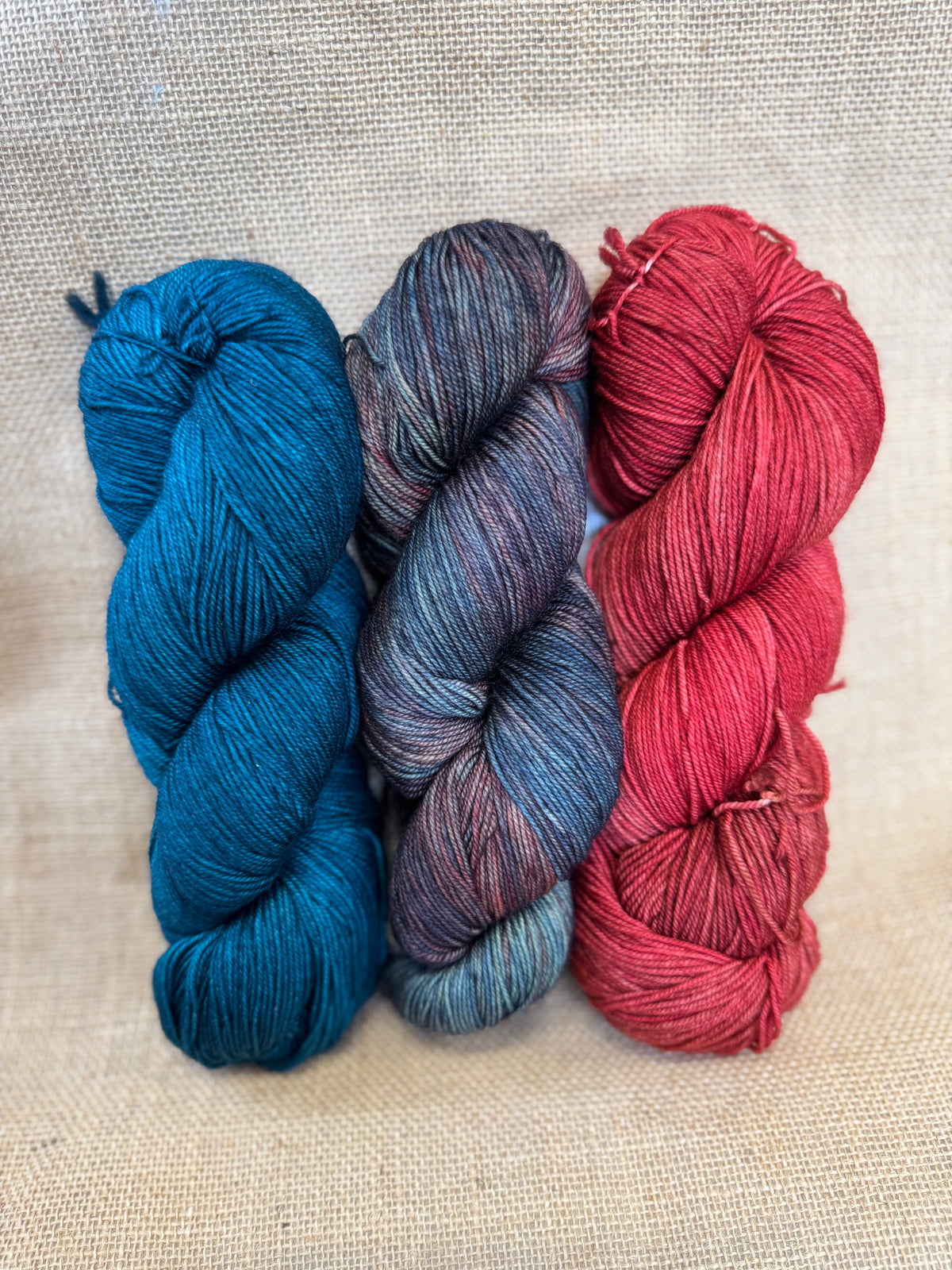 Casapinka Hiss and Vinegar MKAL 2025 - Malabrigo Sock - Tin Soldier