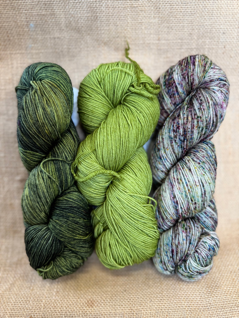 Casapinka Hiss and Vinegar MKAL 2025 - Malabrigo Sock - Lettuce