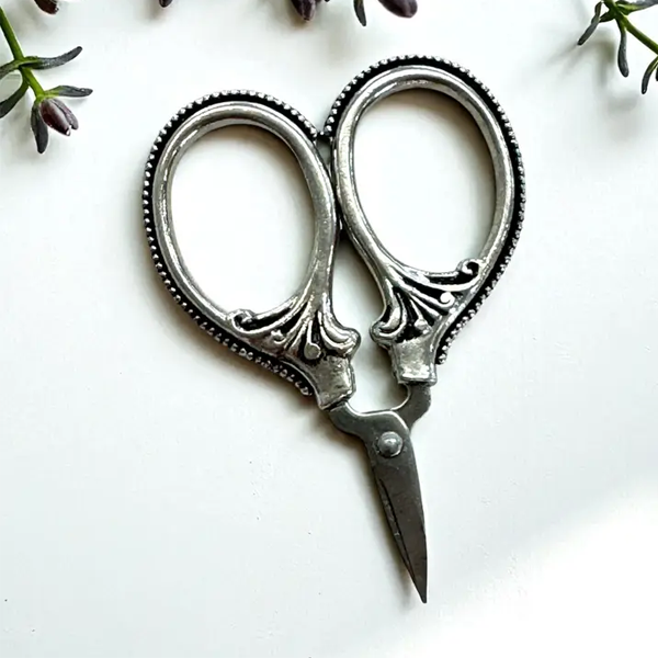 Petite Thread Snips