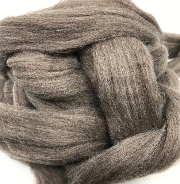 New Zealand 22 Micron Merino Sliver - Medium Natural (4 oz)